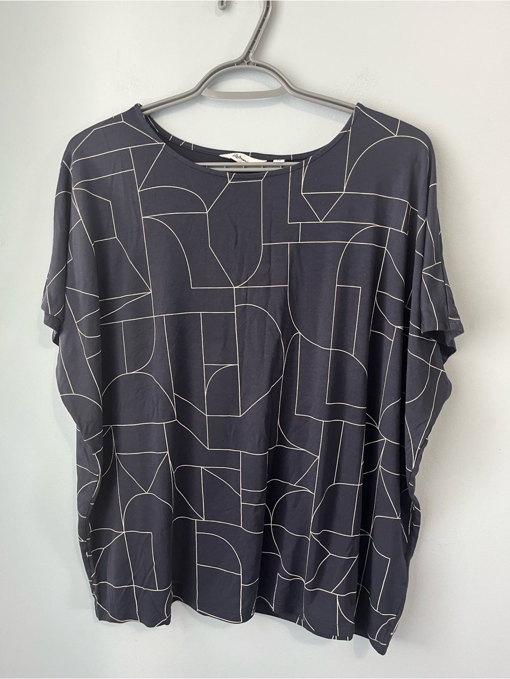 Reitmans Navy Short Sleeve Tee White Geometric Print Relaxed Fit Size XL